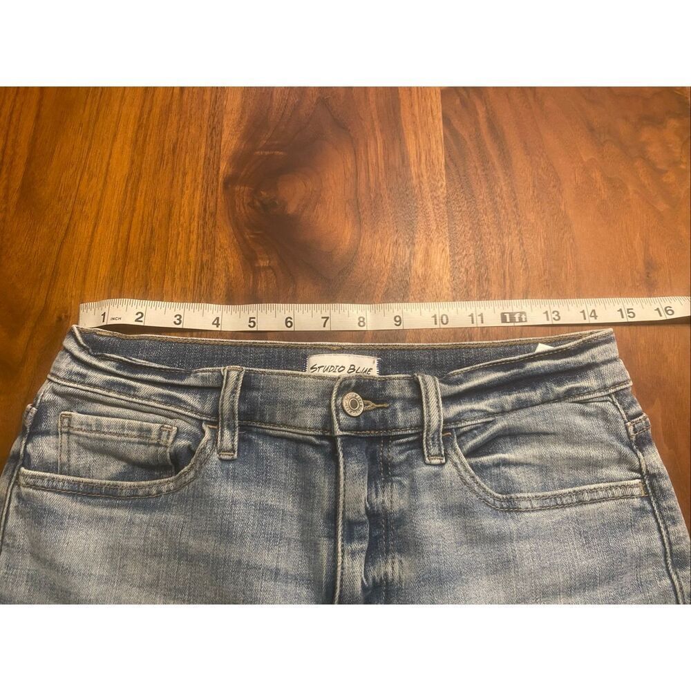 Studio Blue Women's High Rise Distressed Whiskering Cotton Ankle Jeans Size 28 - Picture 2 of 9